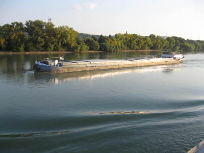Rubiship XII op de Donau boven Esztergon.
