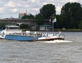Koerier op het Amsterdam-Rijnkanaal bij Nieuwegein.