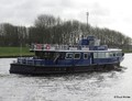 Boot 8 bij de Amsterdamsebrug.