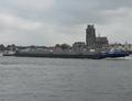 Chemgas 23 met de duwboot Thera Dordrecht.