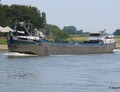 Progresso opvarend op de IJssel bij Bronckhorst.
