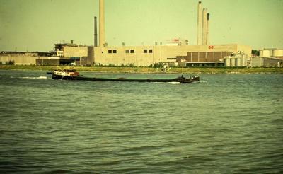 Hydra in 1979 op het Noordzeekanaal ter hoogte van Van Gelder papierfabrieken.