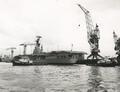 Bartel Wilton & G.M. Roentgen met vliegdekschip Karel Doorman Rotterdam.