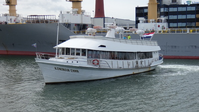 Koningin Emma in de Vissershaven te IJmuiden