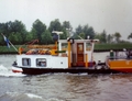 Volharding VII met een nieuwe stuurhut op het A'dam-Rijnkanaal.