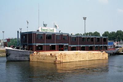 De Hendrik Waalhaven Rotterdam.