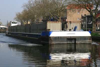 De Laakhaven met de duwboot Reinod 6 Delft.
