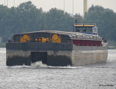 De Vos 10 met de duwboot Maasstroom 8 Zeeburg Amsterdam.