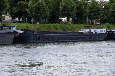 De Audenberg op het Albertkanaal bij Wijnegem.