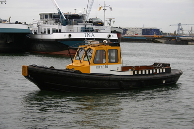 De K.R.V.E 10 Waalhaven Rotterdam.