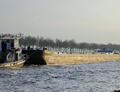 De Rotterdam 49 met de duwboot Friendship Loenersloot.