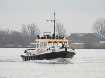 ODV-1 op de Lek vanaf Schoonhoven.