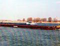 De imperial 82 met de duwboot Veerhaven IX - Dolfijn Xanten.