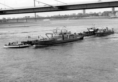 Heide-S met Feuerlösboot 2 & Adolf Frings Düsseldorf.