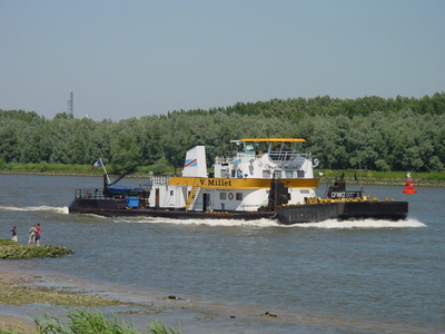 De CFNR 2 met de duwboot Victor Milet Oude Maas.