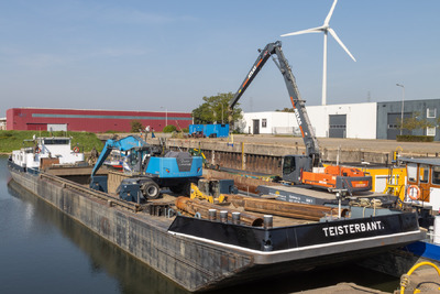 Teisterbant aangemeerd in de Industriehaven van Zutphen.