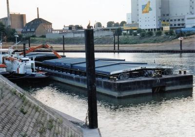 De Ria & Bart & pompboot Fatima Düsseldorferhafen.