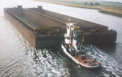 Ovet 1 & Ovet 2 met de duwboot Laura op Kanaal van Gent naar Terneuzen.