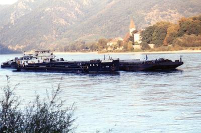 De SPD UC 15010 met de duwboot Ruzin Pitz.