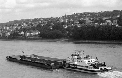 De Haniel 144 & Haniel 104 met de duwboot Franz Haniel 11.