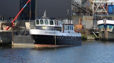 De Veth Propulsion 1 in de haven van Papendrecht.