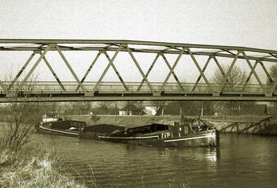 Onbekend schip op het Dortmund-Ems-Kanal in 1959.