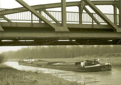 Onbekend motorschip in 1959 op het Dortmund-Ems-Kanal.
