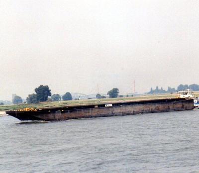 De LRG 157 met de duwboot Spartacus Alsum.