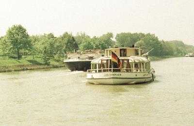 De Rhein Ruhr 17 & Leo Sympher Dortmund Emskanal.