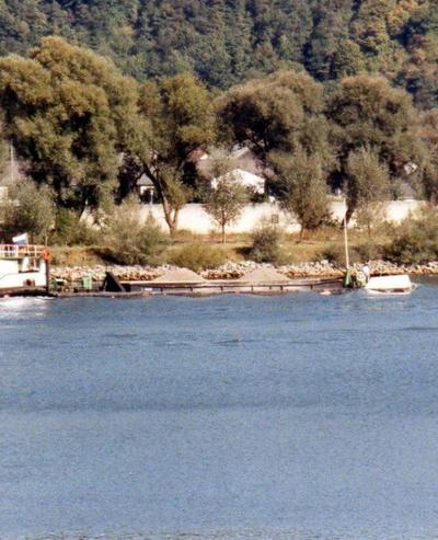 De Irlbach met de duwboot Uhu Kelheim.