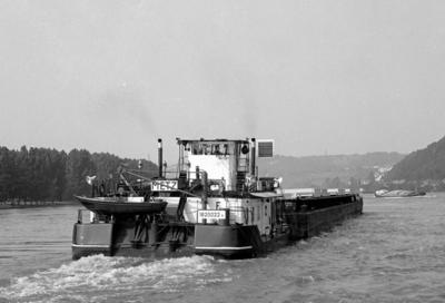 De Rhea 254 met de duwboot Metz Koblenz.