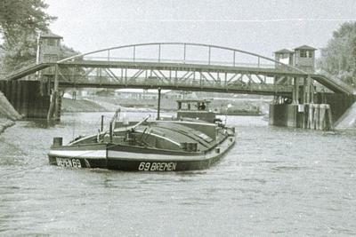 De Bremen 69 in 1951 op het Dortmund-Ems-Kanal.