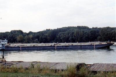 De DTSG 16811 met de duwboot Zaporoshye Hainburg.