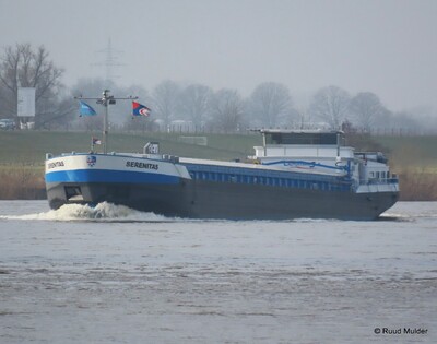 Serenitas opvarend op de Rijn bij Emmerik.