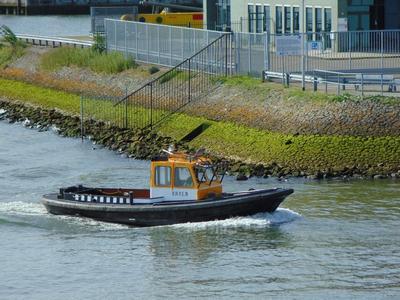 De K.R.V.E. 9 Waalhaven Rotterdam.