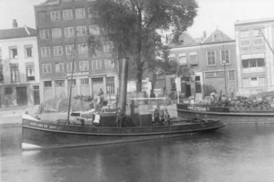 De Amsterdam II en Adriana IV Dordrecht.