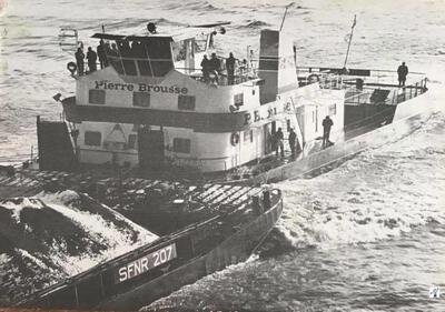 SFNR 207 met de duwboot Pierre Brousse.