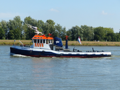 MRD Navigator in de Noord bij Zwijndrecht afvarend richting Rotterdam.