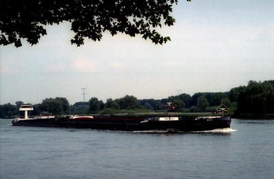 De Emden 1 met het mvs Emden Sliedrecht.