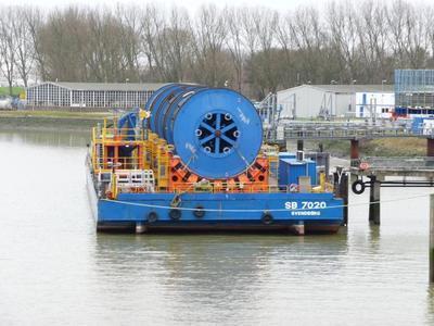 De SB 7020 Eemhaven Rotterdam.