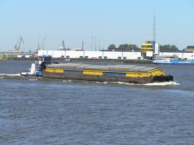 De Bak 703 met de duwboot Reinod 9 Rotterdam.