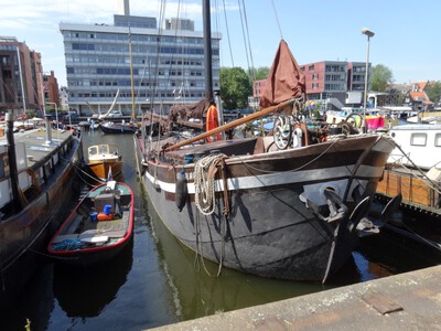 De onbekend woonschip Amsterdam.