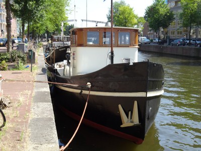 Onbekende motorsleepboot Amsterdam.