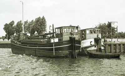 Annegret met de Ella 1951 op het Wesel–Datteln Kanal.