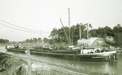 Paul Burmester in 1949 op het Dordmund-Ems-kanal.