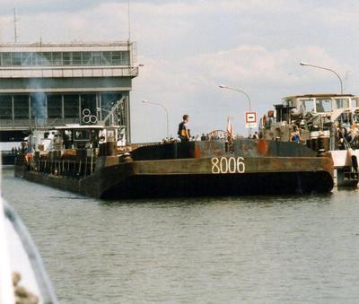ZP-0-8006 met de duwboot Muflon-0-5 Unterwasser Hebewerks Niederfinow.