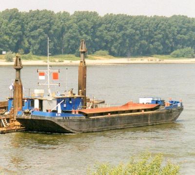 B 25 met de duwboot Flumar Düsseldorf Hamm.