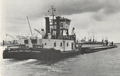 B.K. 1806 met de duwboot Gavia.