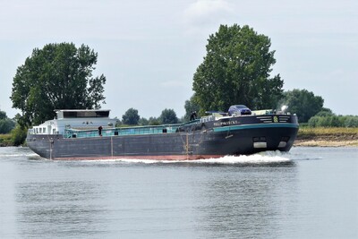  Philipskercke III op de Maas bij Empel.