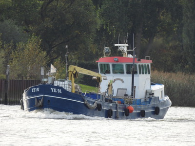 Y-91-Adriaan varende op de Lek bij Schoonhoven en Gelkenes.
zie --> https://kotterspotter.jouwweb.nl/ye-yerseke